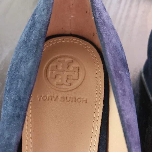 Tory Burch Navy Blue Suede Flats with Gold Logo - Picture 9 of 12